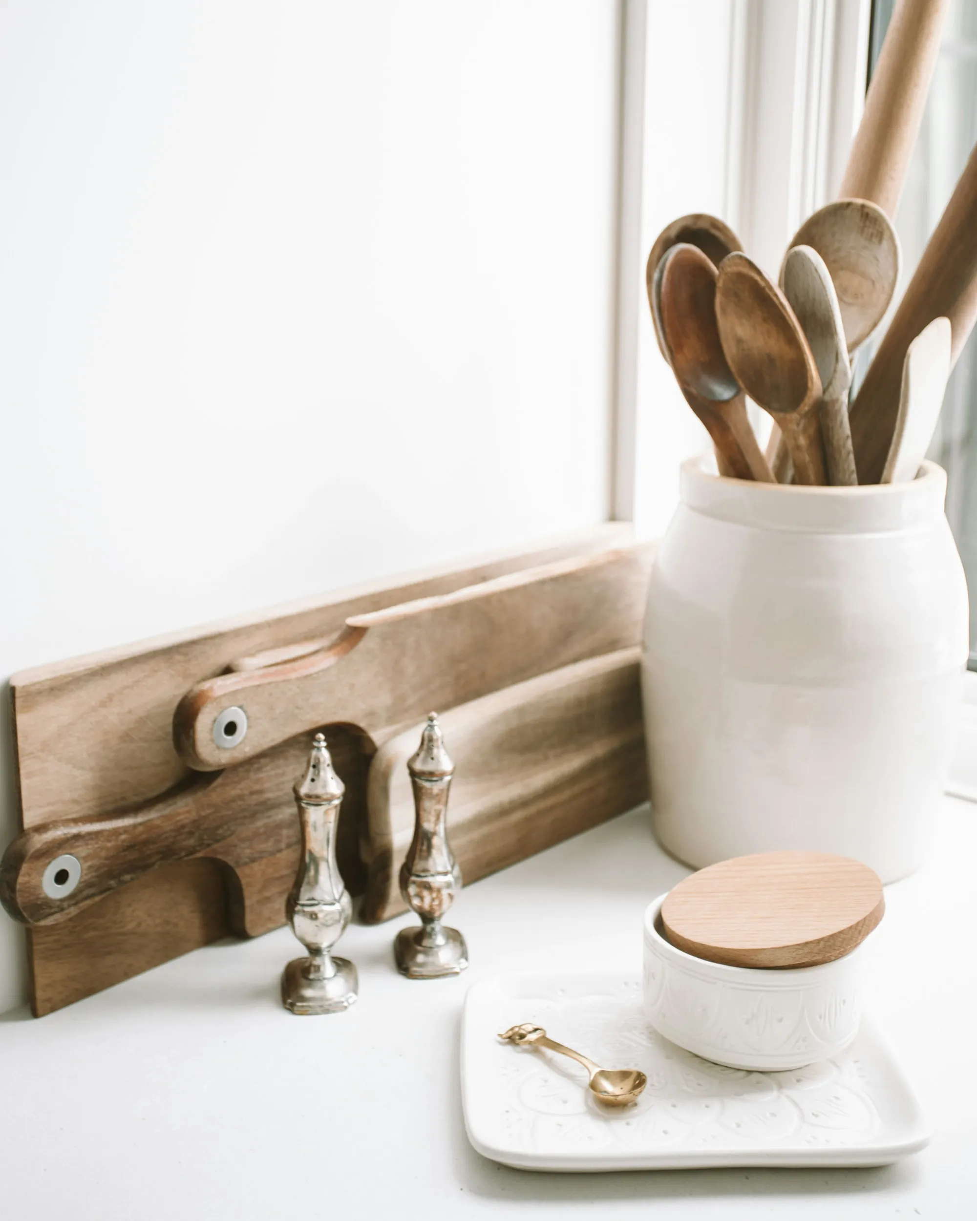 Treen, silver and kitchen pieces